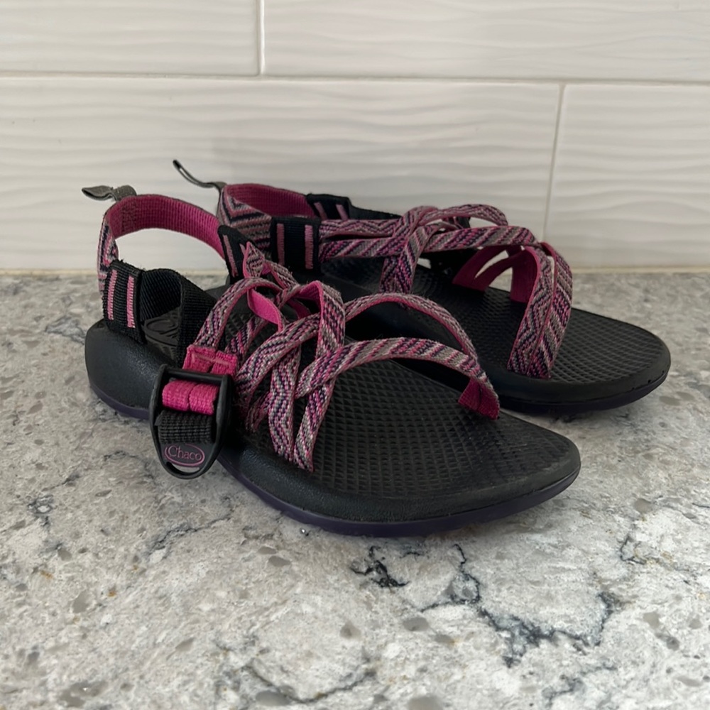 Summer Sandals Girls Chacos Sandals Size 2